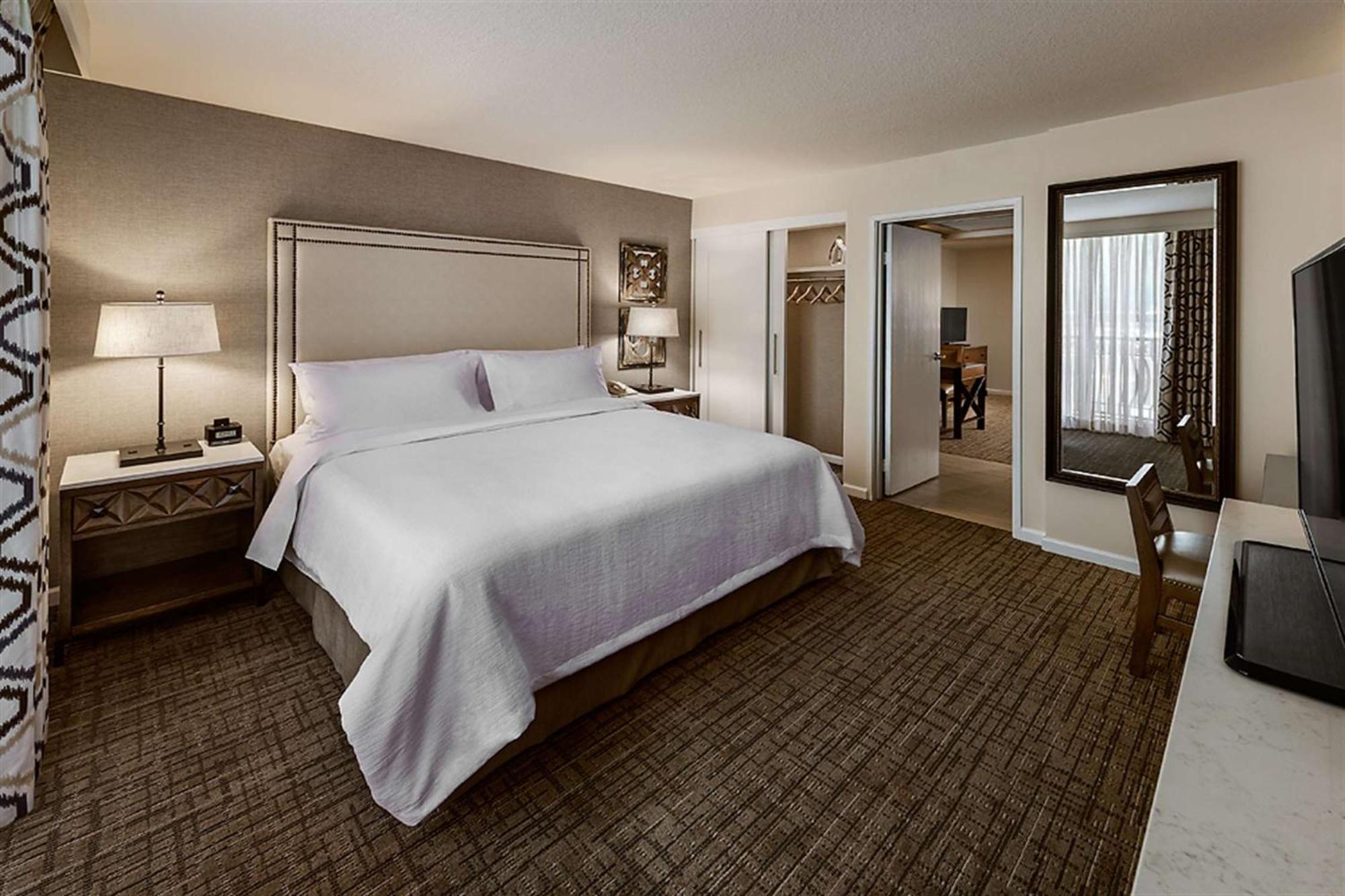 Embassy Suites By Hilton Scottsdale Resort Bagian luar foto