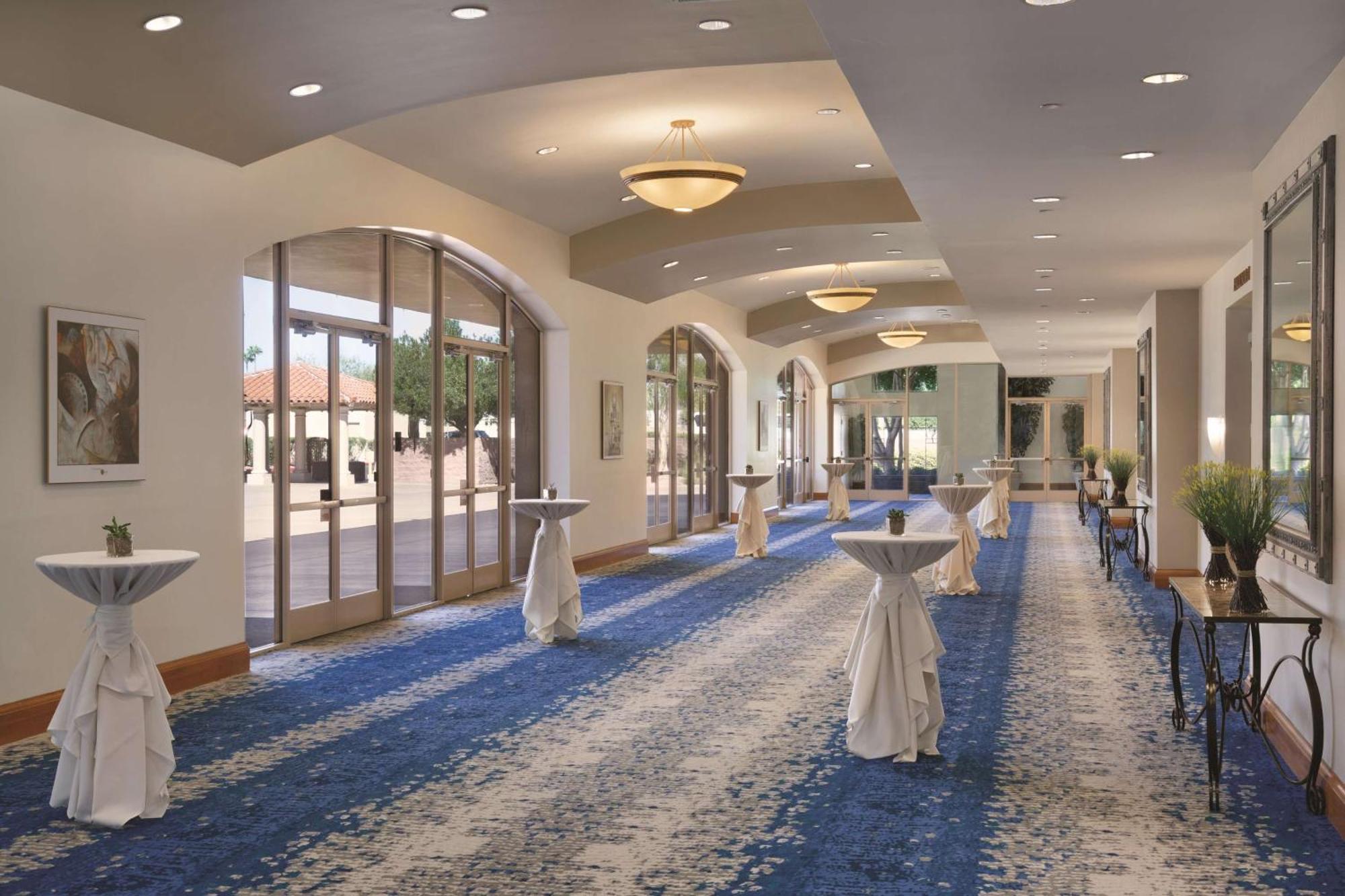 Embassy Suites By Hilton Scottsdale Resort Bagian luar foto