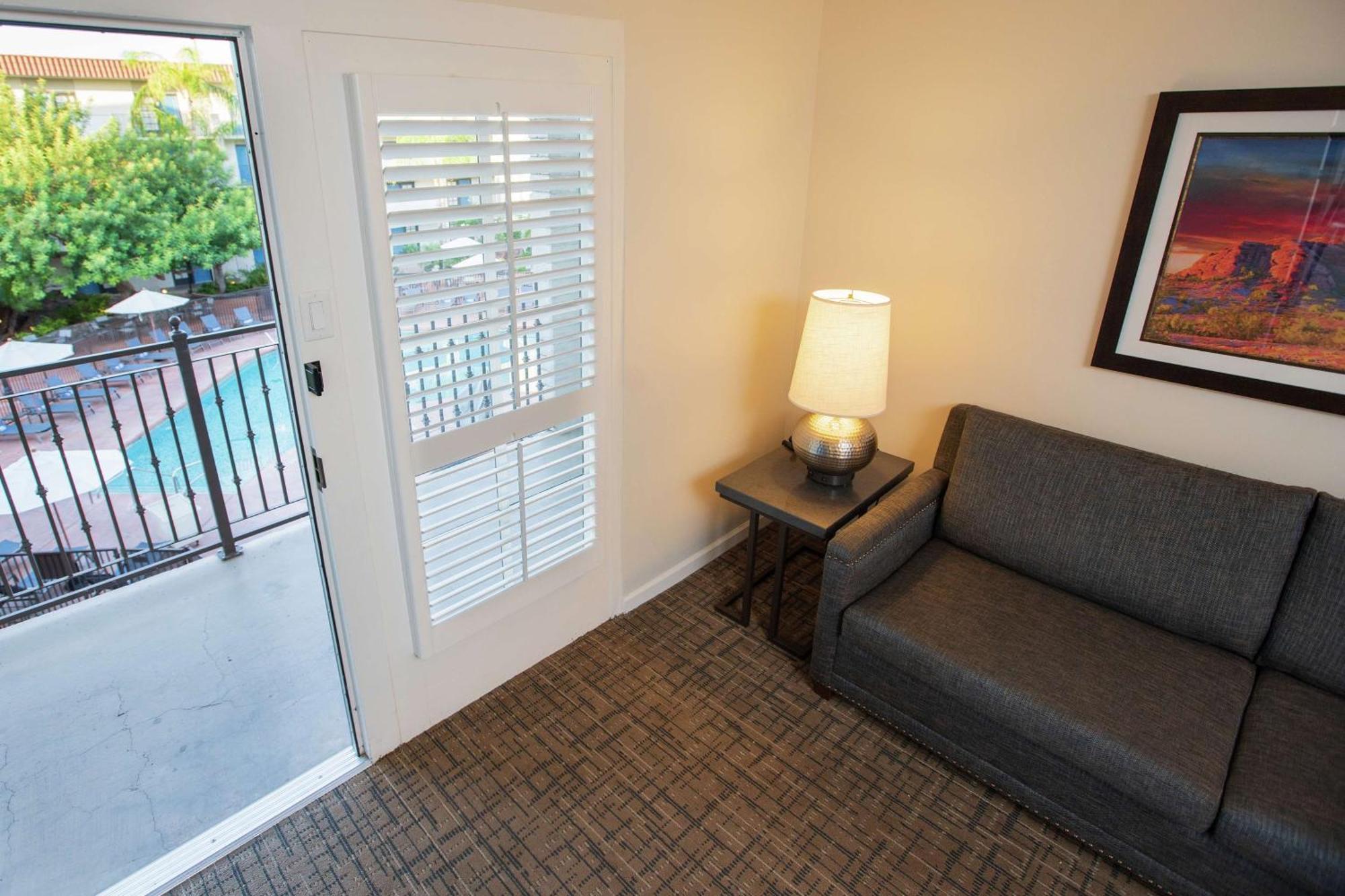 Embassy Suites By Hilton Scottsdale Resort Bagian luar foto