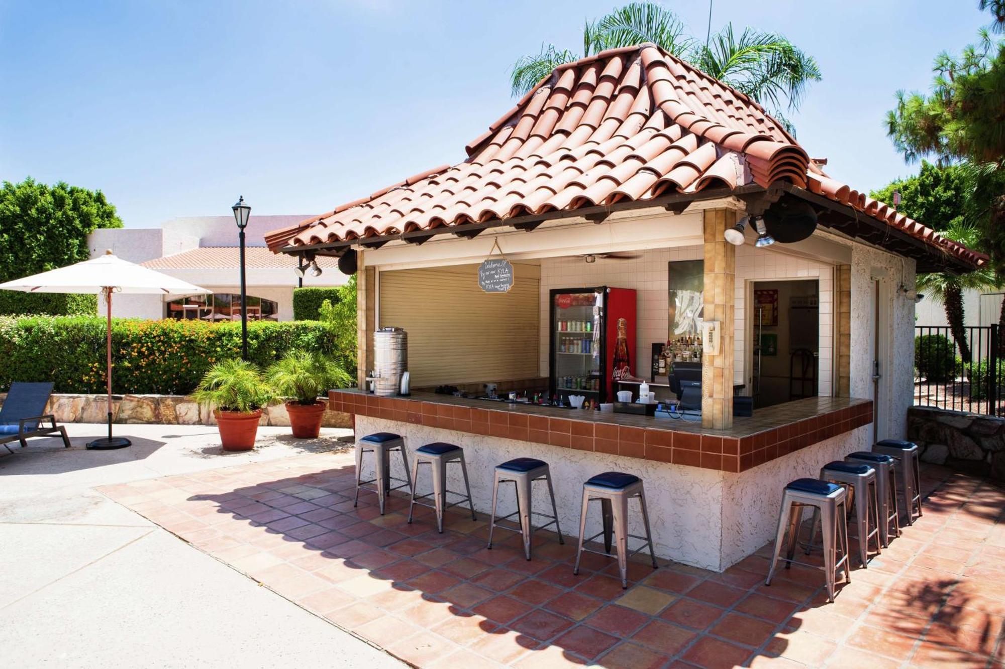 Embassy Suites By Hilton Scottsdale Resort Bagian luar foto