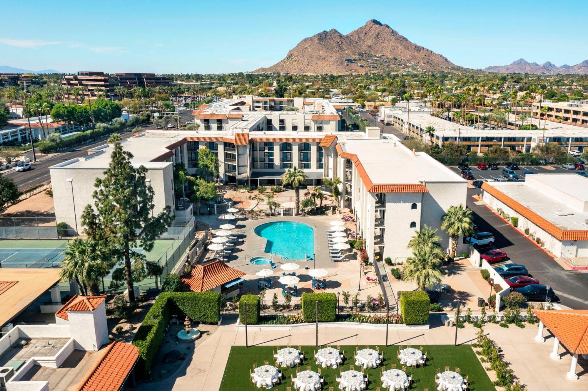 Embassy Suites By Hilton Scottsdale Resort Bagian luar foto