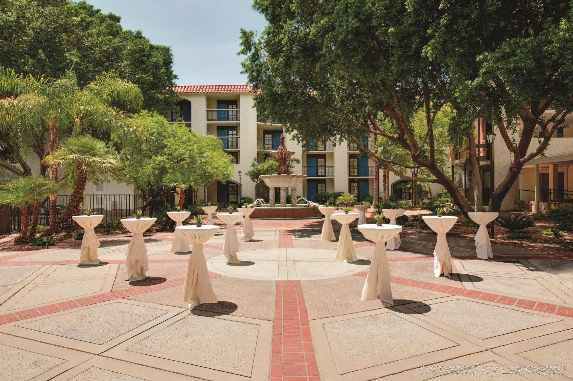 Embassy Suites By Hilton Scottsdale Resort Bagian luar foto