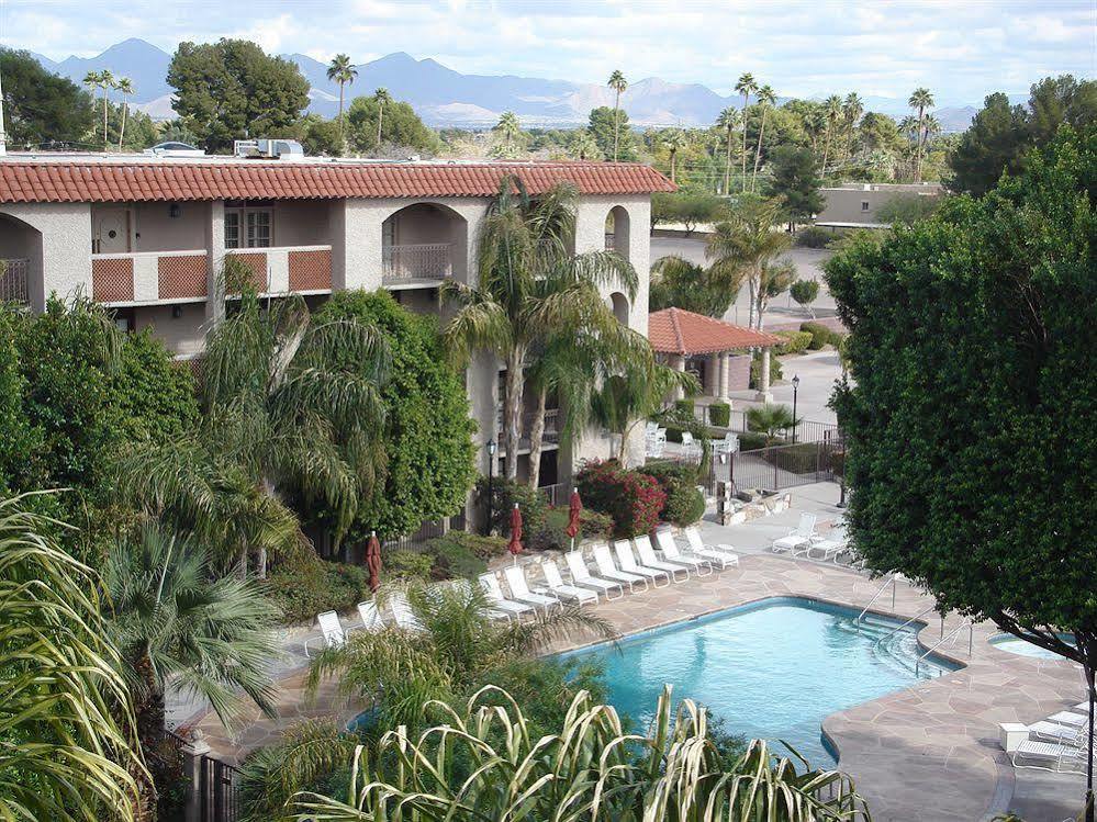 Embassy Suites By Hilton Scottsdale Resort Bagian luar foto