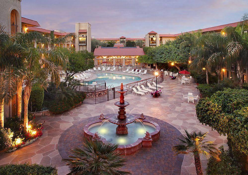 Embassy Suites By Hilton Scottsdale Resort Bagian luar foto