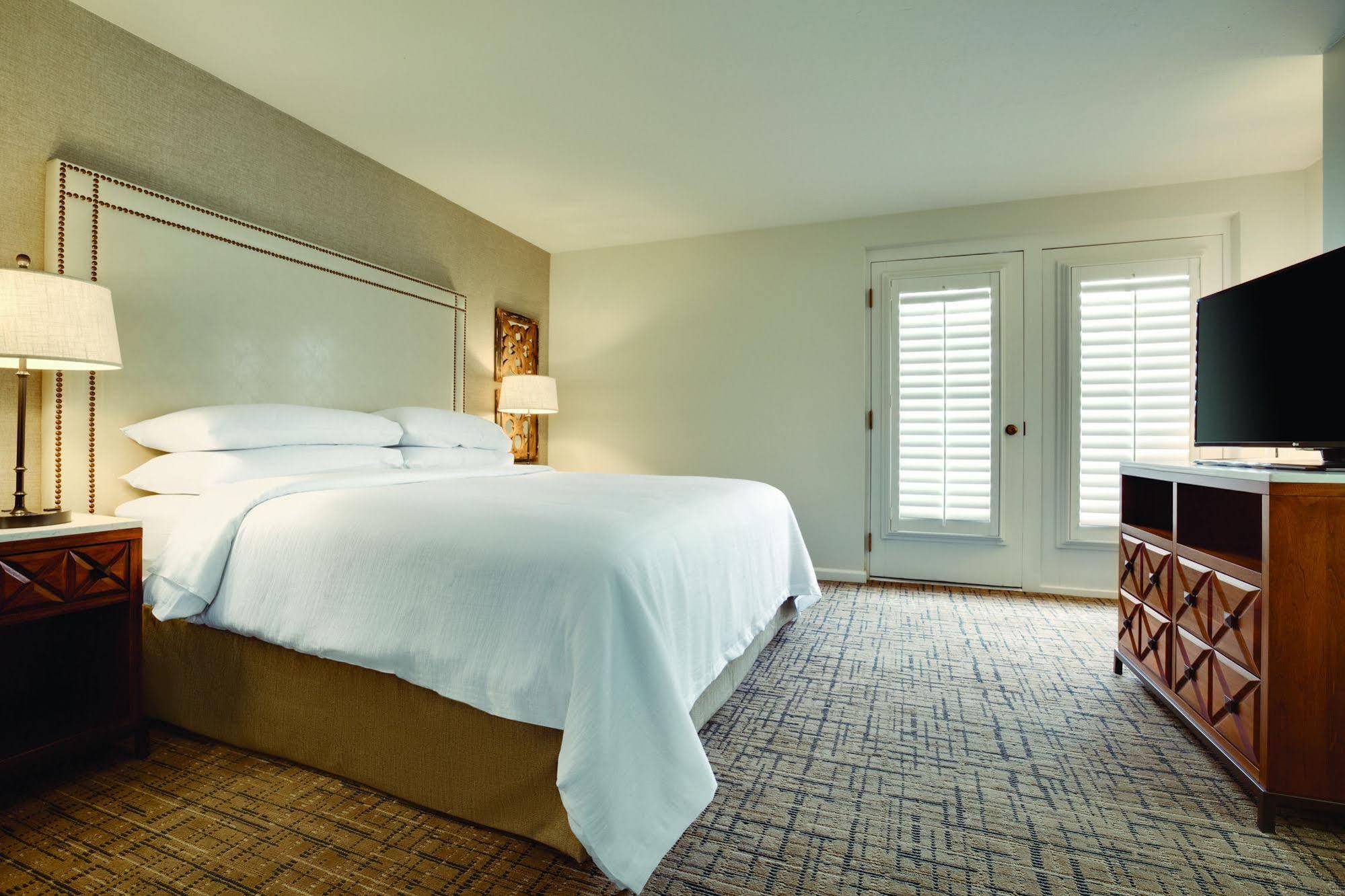 Embassy Suites By Hilton Scottsdale Resort Bagian luar foto